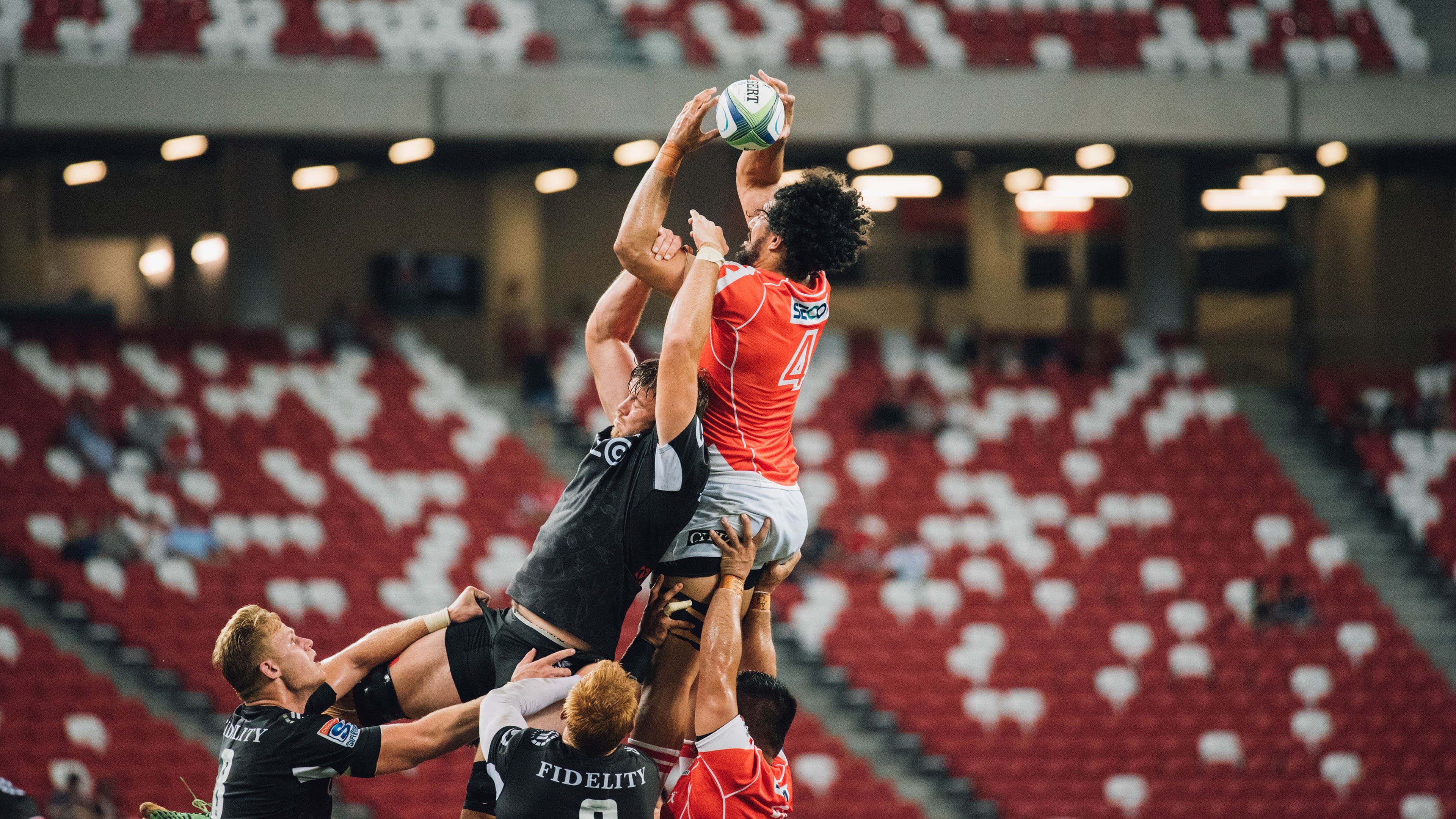 英超焦点战：超级替补的奇迹表现震撼全场，英超精彩